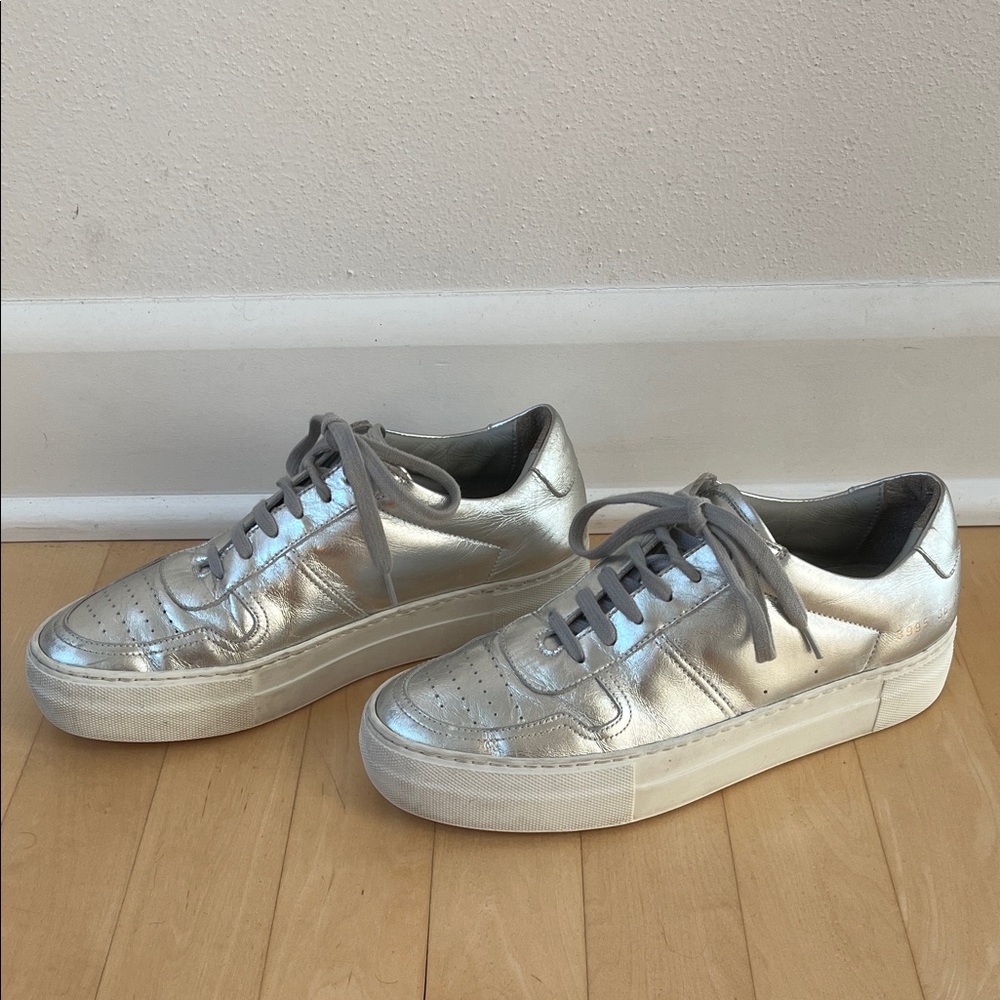 COMMON PROJECTS SNEAKERS